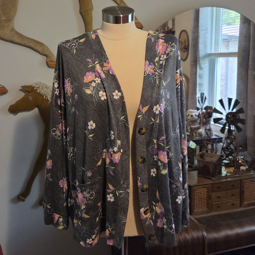 🪨 Floral Button-Up Cardigan